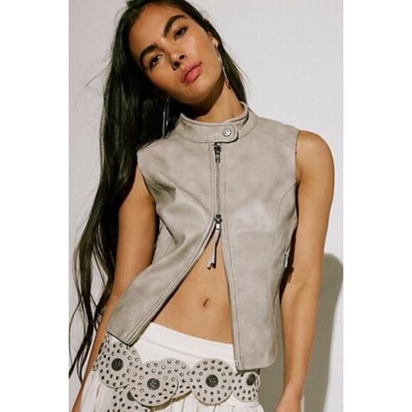 Free People We The Free Women’s Size Medium Sweeney Vegan Leather Vest NWT - Picture 1 of 9